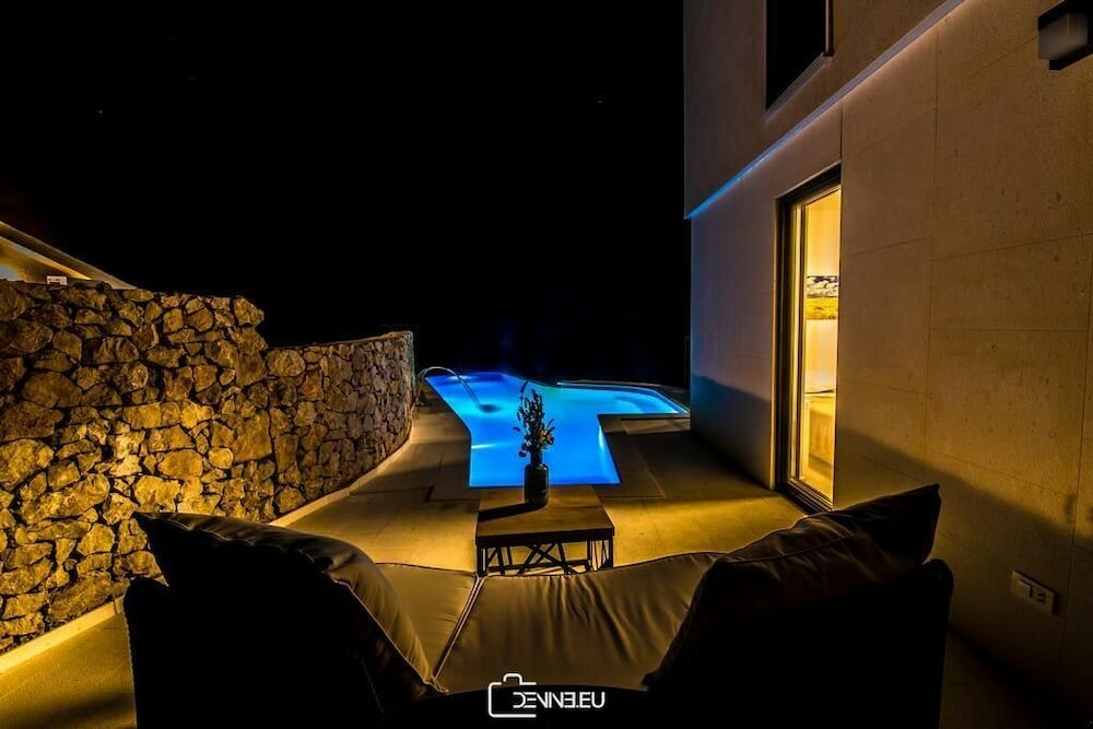 Фото Luxury Apartments Madomi