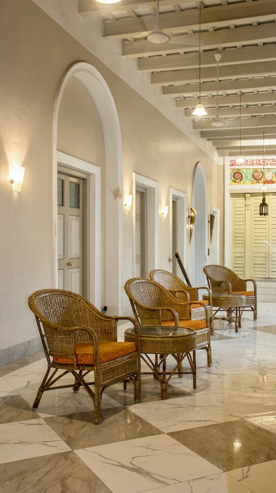 Фото Cossimbazar Palace of the Roys Rajbari