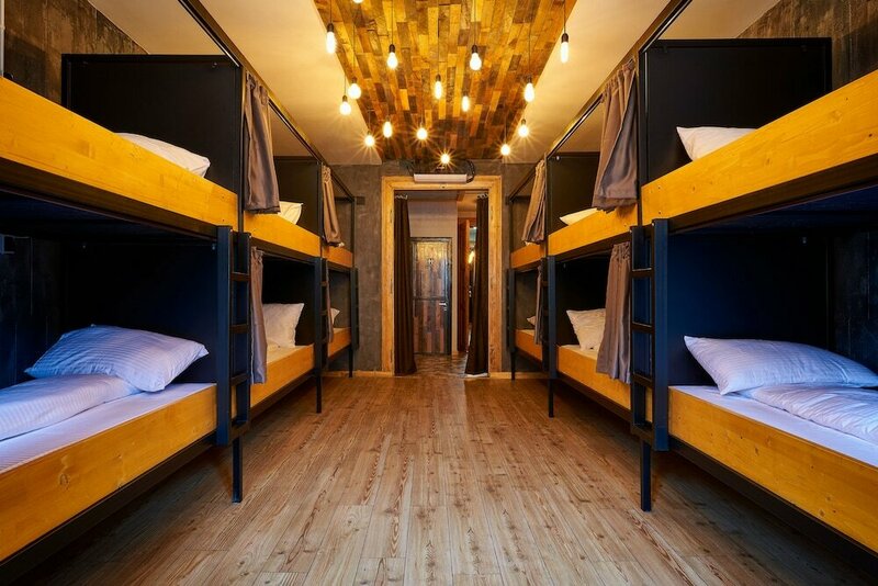 Гостиница Bed Stage Hostel в Брашове