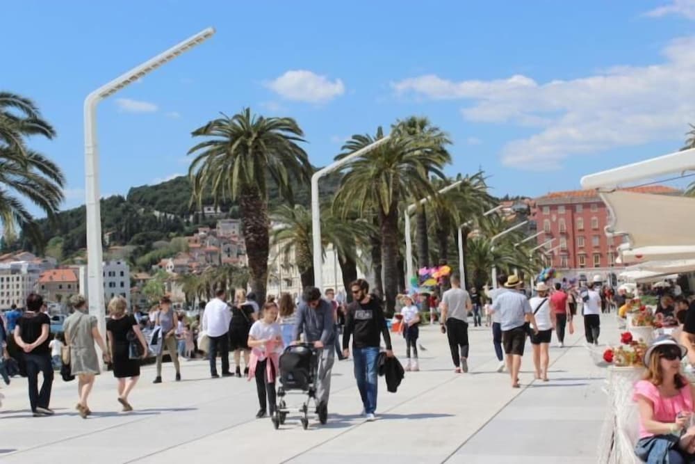 Фото The Suites at Central Split