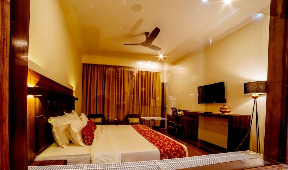 Фото Hotel Leh Plaza