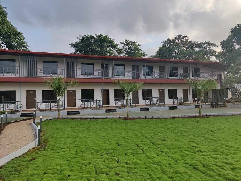 Фото Pushp Vatika Resort & Lawns