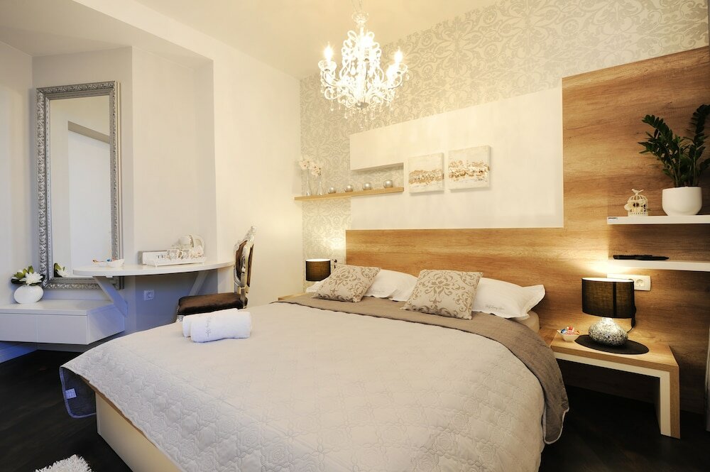 Фото Silver & Gold Luxury Rooms