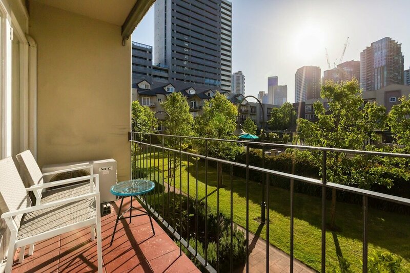Гостиница Kayla, 2bdr Southbank Apartment в Мельбурне