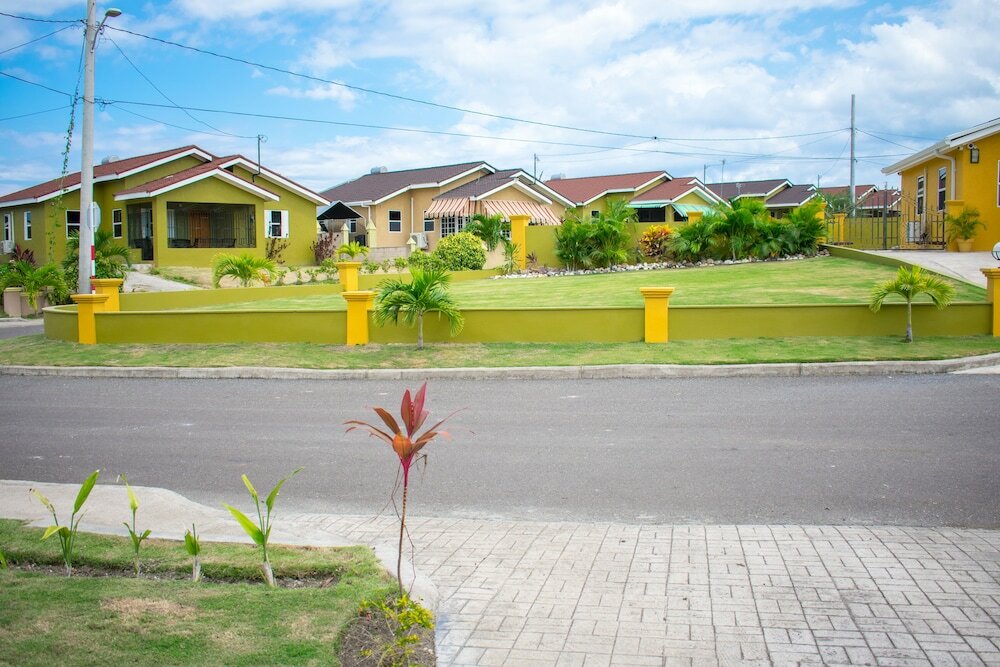 Фото Ocho Rios Getaway Villa at Draxhall