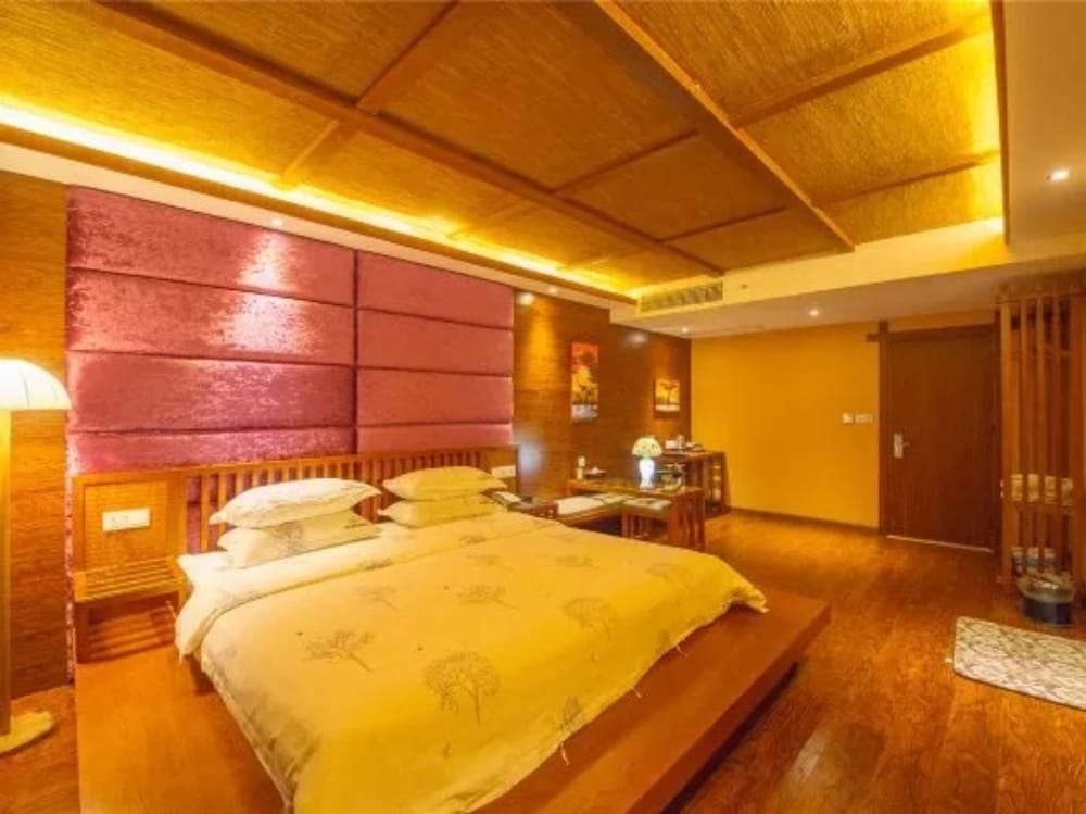 Фото Bluesky Hotel & Resort