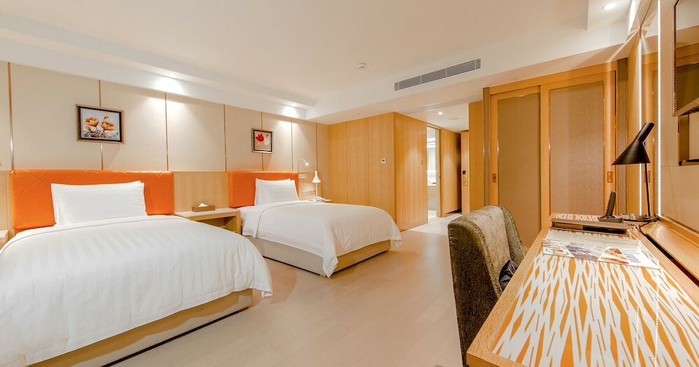 Фото Royal Dragon Hotel