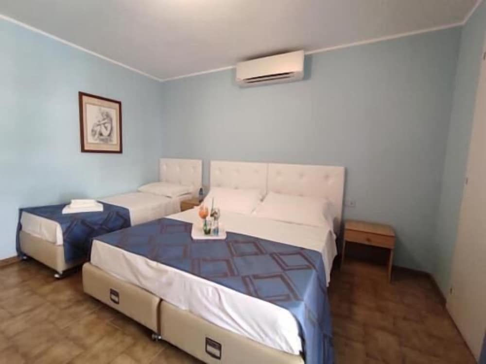 Фото Hotel Villa Mirella