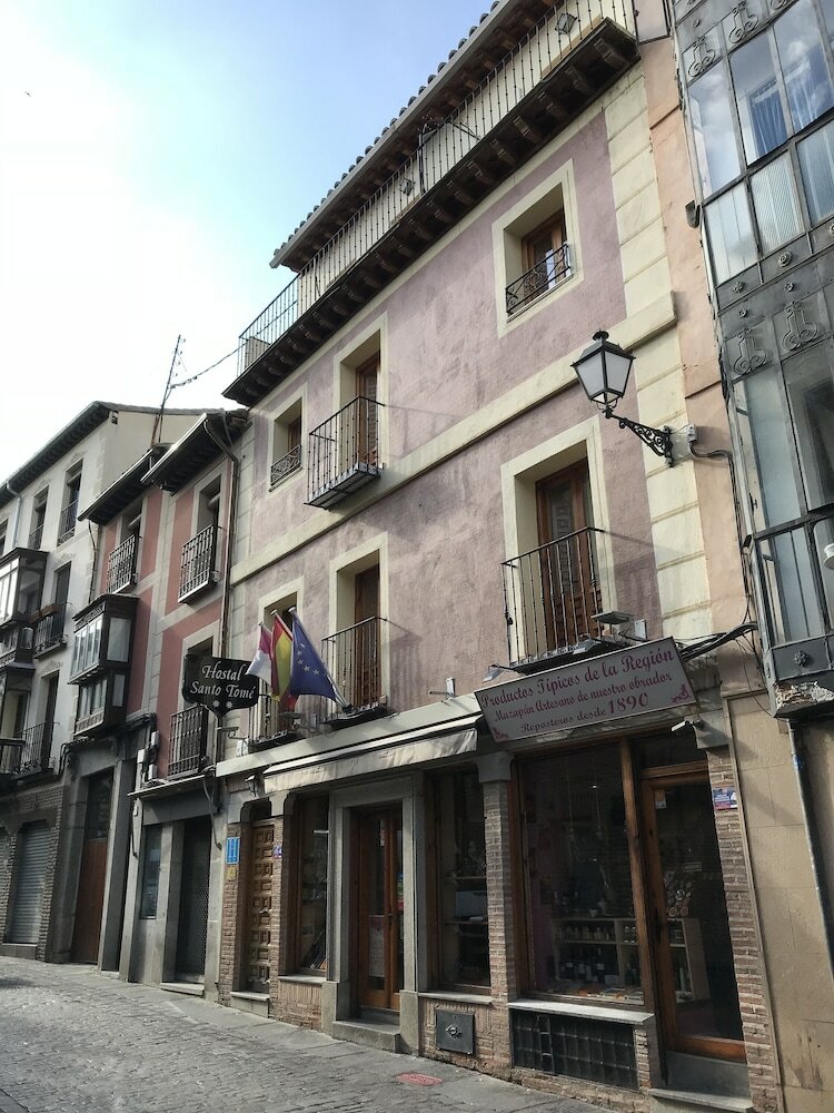 Фото Hostal Santo Tomé