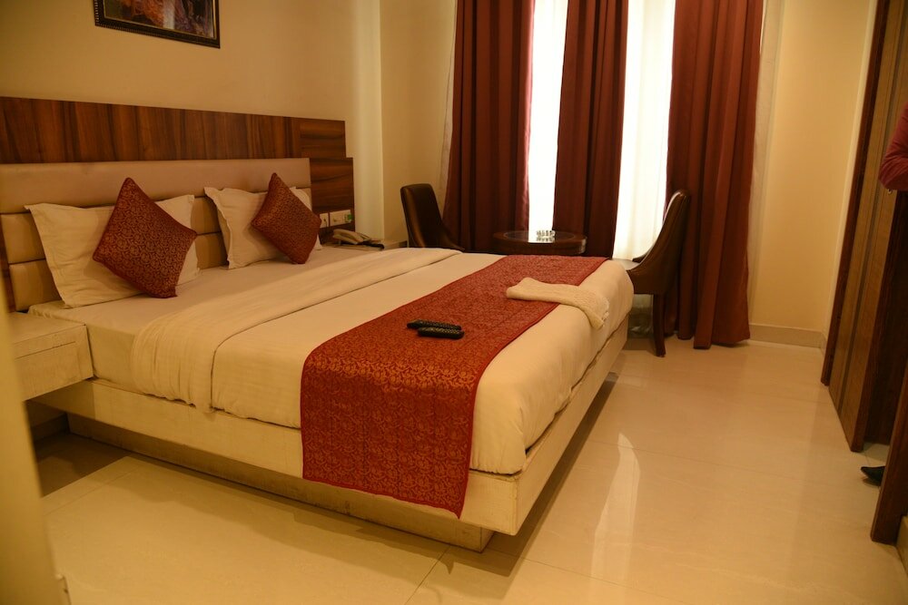 Фото The Shanti Plaza