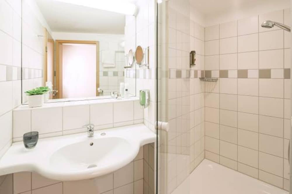 Фото Plaza Inn Köln Pulheim