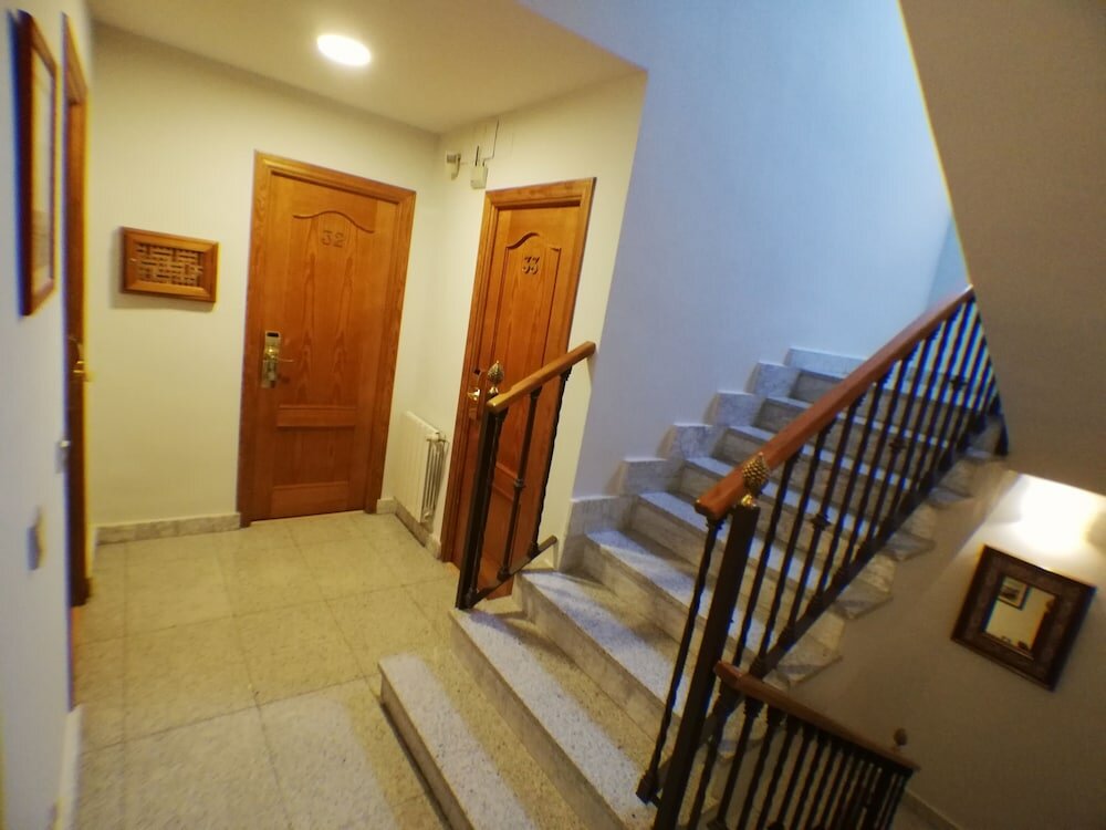 Фото Hostal Santo Tomé