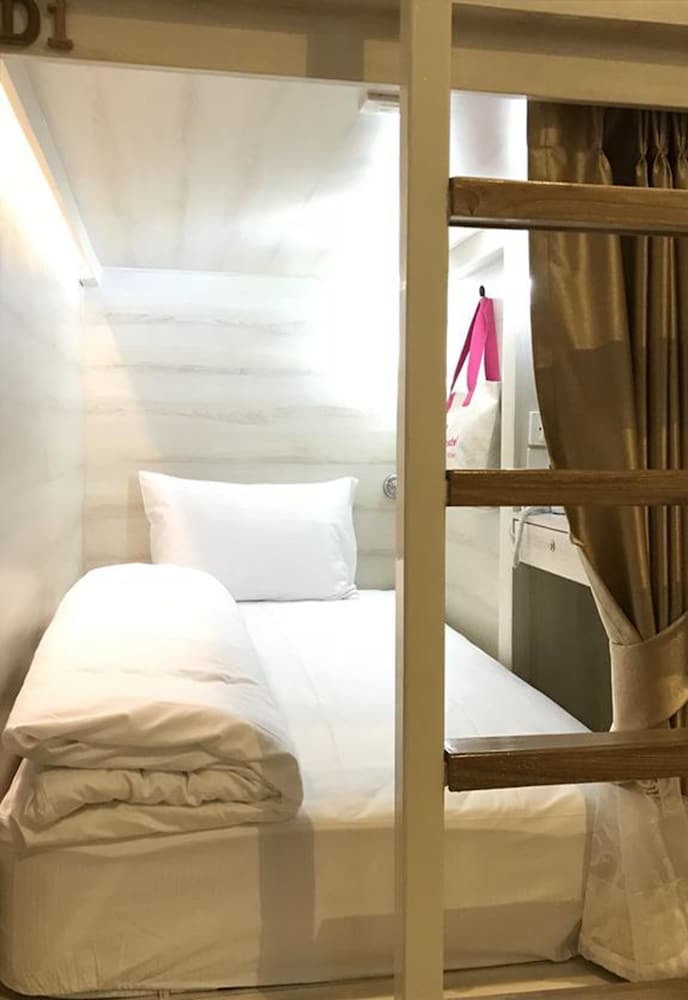 Фото Mariya Lady Hostel At Suvarnabhumi Airport - Female Only