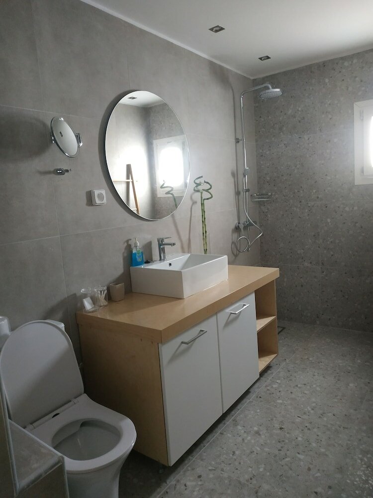 Фото To spiti tou papa sto vouno