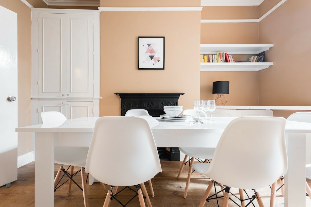 Фото The Hive House - Large Light-Flooded 6bdr Townhouse