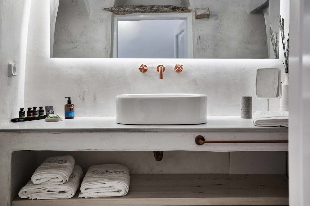 Фото Living Theros Luxury Suites