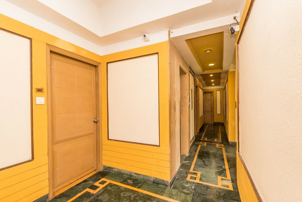 Фото Oyo 9182 Kings Crown Hotel