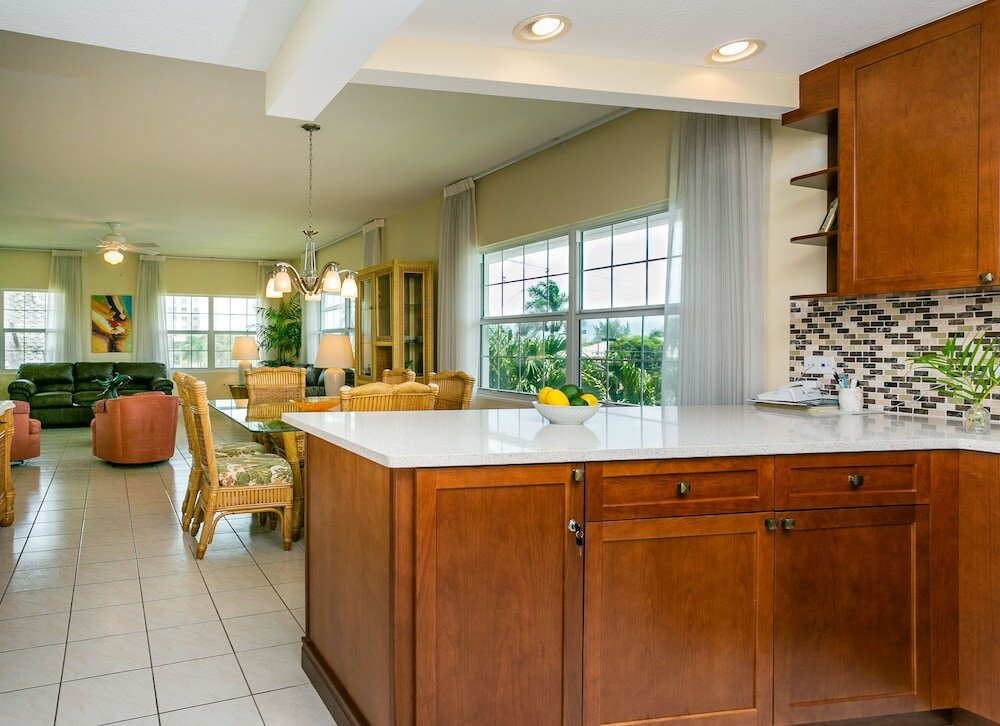 Фото The Colonial Club, Oceanfront Condos