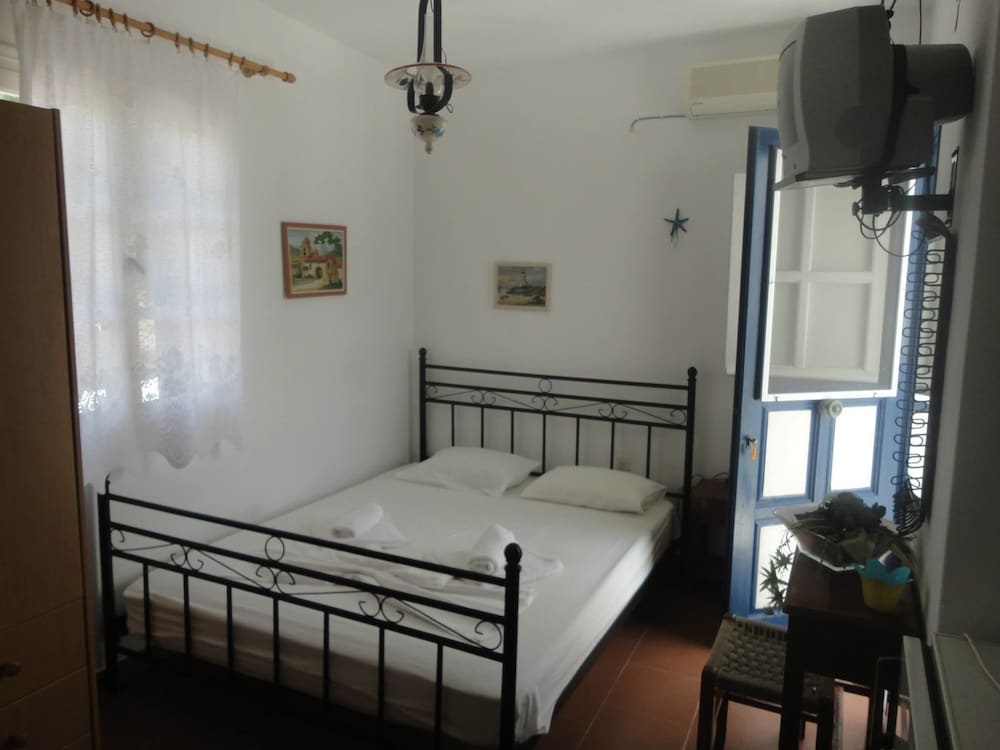 Фото Captain Menegos Studios