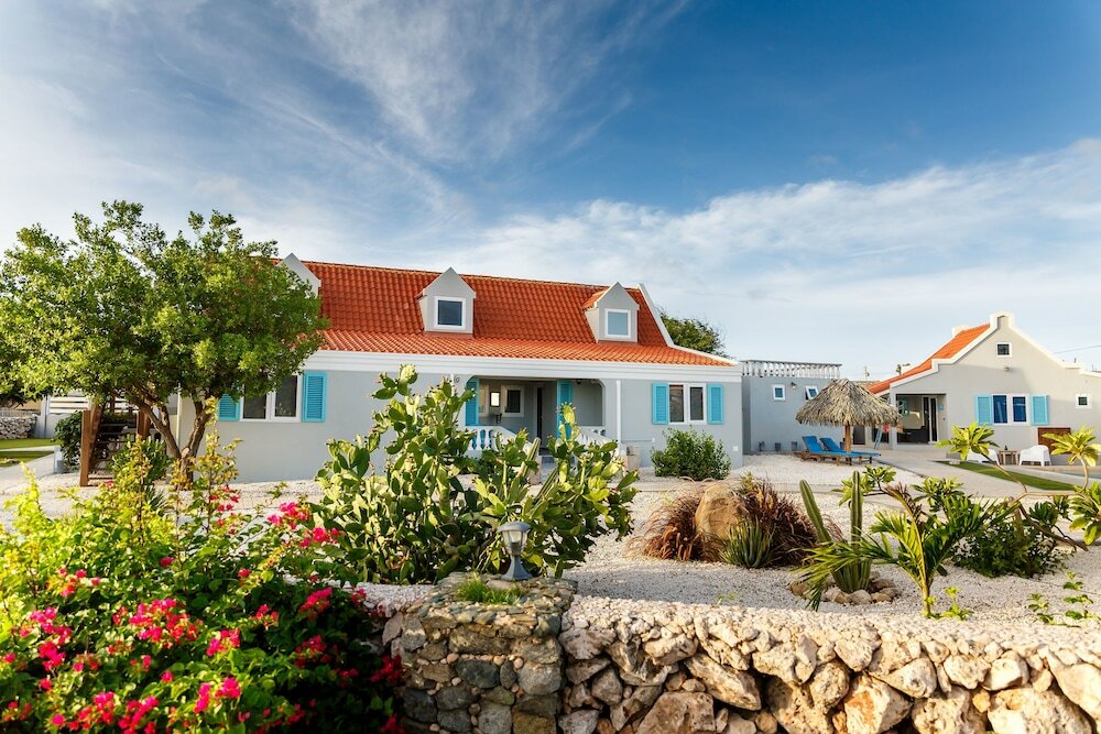 Фото Aruba Boutique Apartments Adults Only