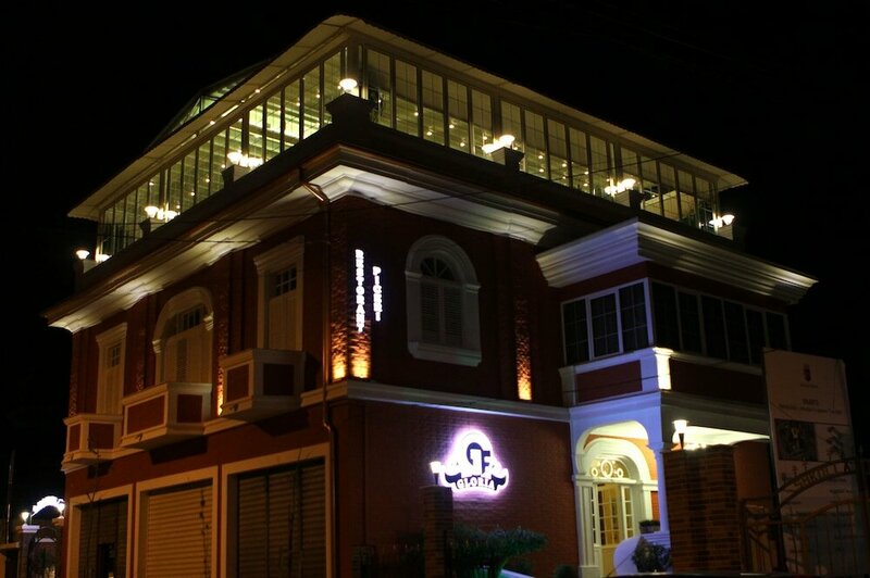 Гостиница Hotel Boutique Restorant Gloria в Тиране