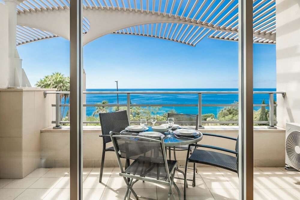 Фото Oceanside Terrace Apartment by Holiday Rental Management