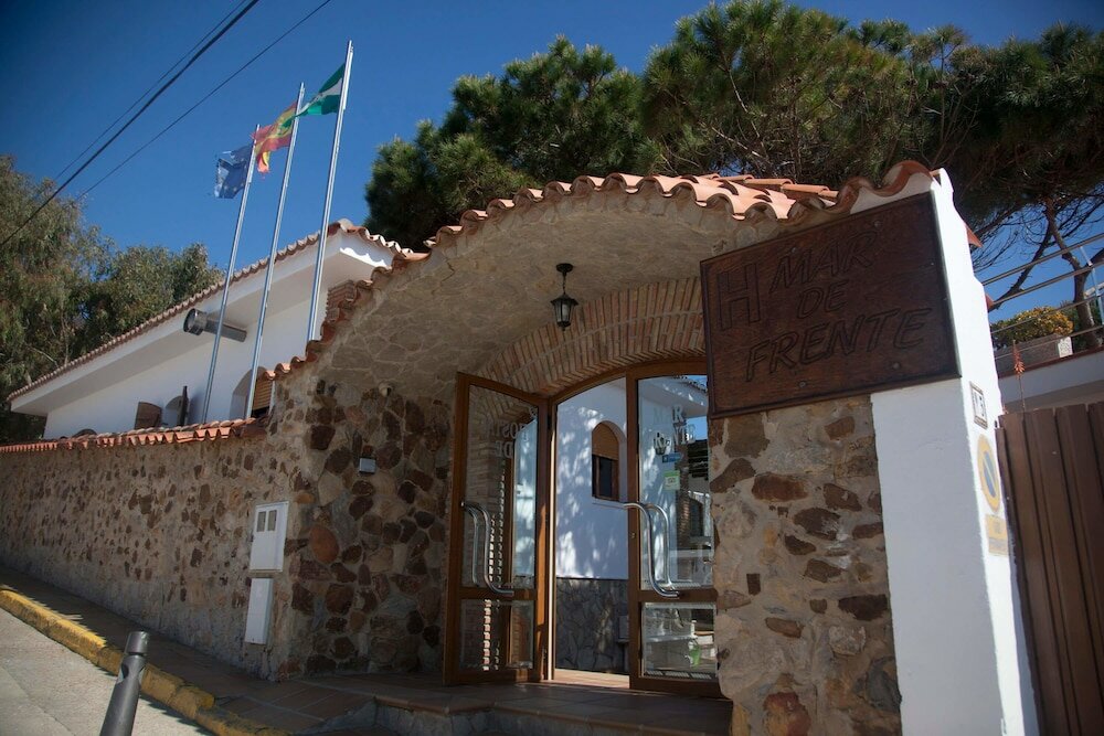 Фото Hostal Mar de Frente
