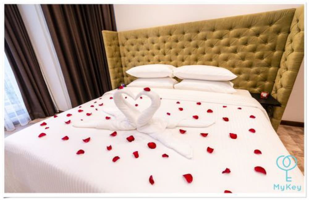 Фото Expressionz Professional Suites by MyKey Global