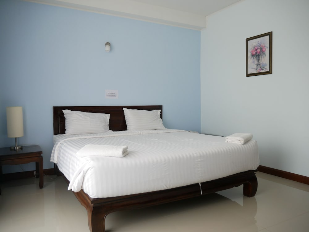 Фото Baandoungkamol Hotel