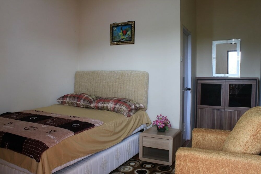 Фото Marry Ind Vila & Guest House Gunung Kawi Malang