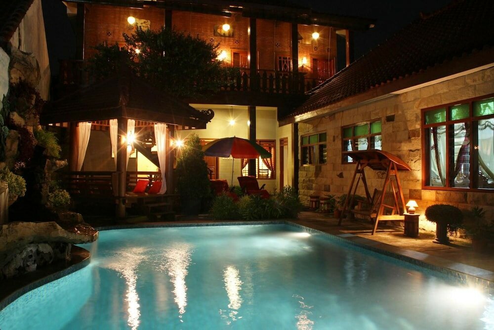 Фото отеля 2