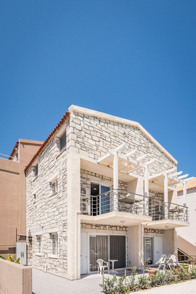 Фото Athina Apartments