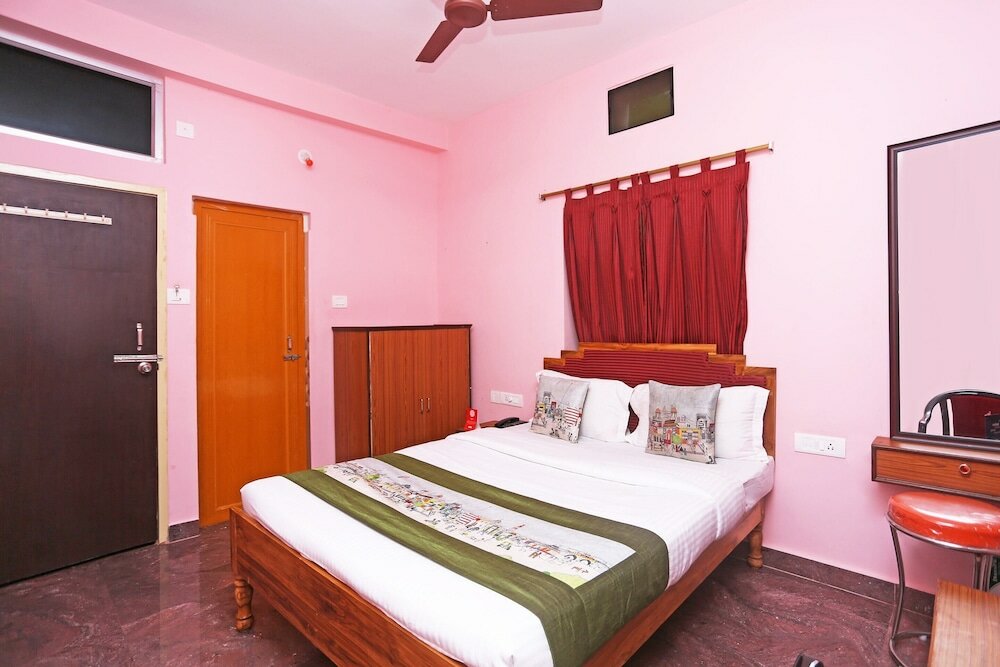 Фото Oyo 9090 Hotel Royal Annex