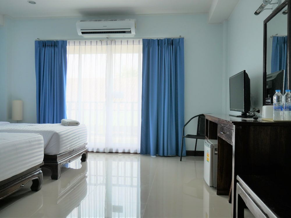 Фото Baandoungkamol Hotel