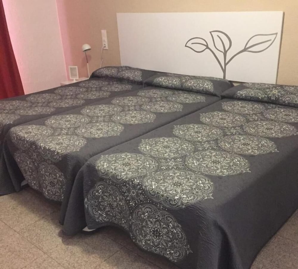 Фото Hostal Comercio