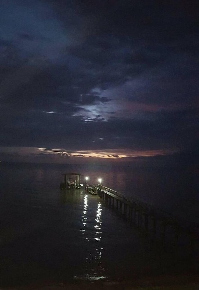 Фото Come Friday Cottages on the Bay