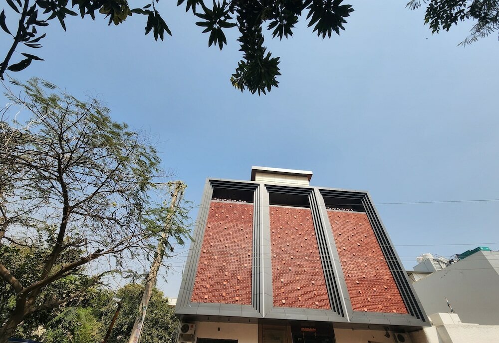 Фото Hotel Square 9 Inn