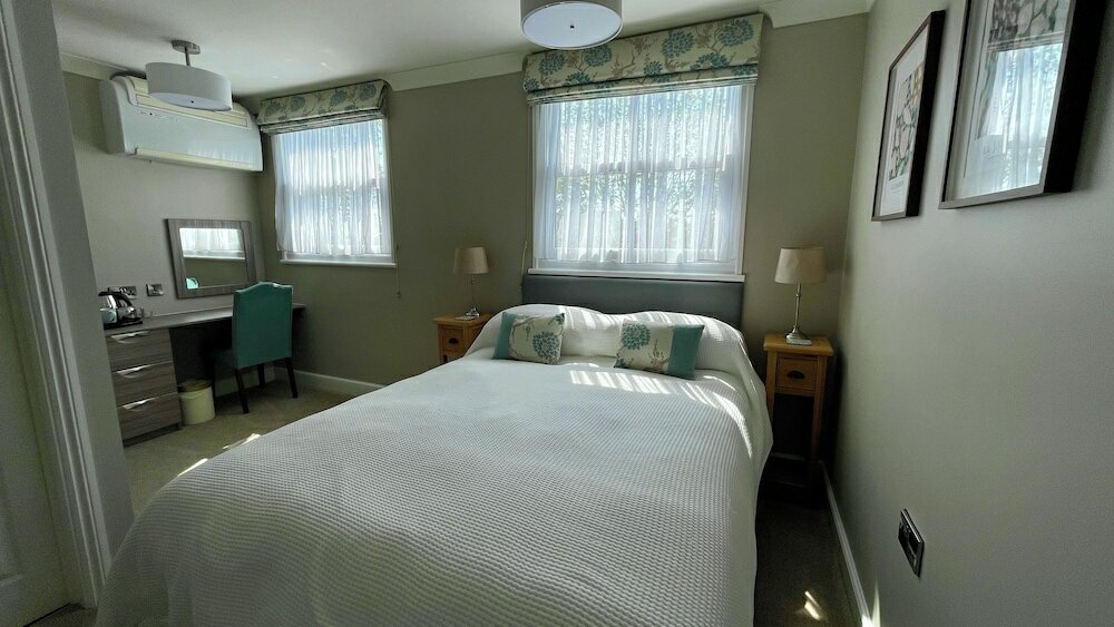 Фото Yorke Lodge Bed & Breakfast