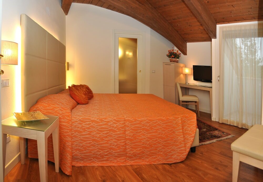 Фото Hotel Il Gabbiano