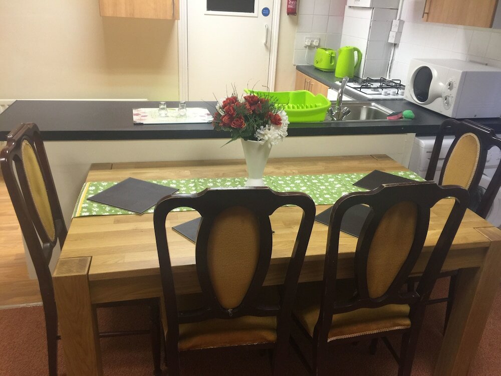 Фото Adelaide House