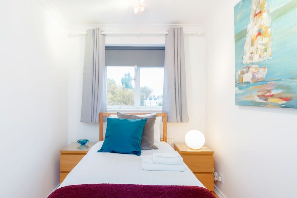 Фото Holland Park Heights by BaseToGo