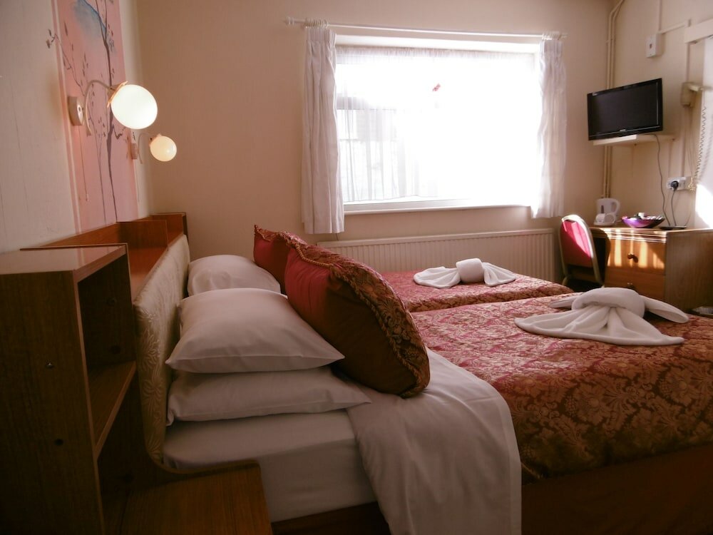 Фото The Ellesmere Hotel