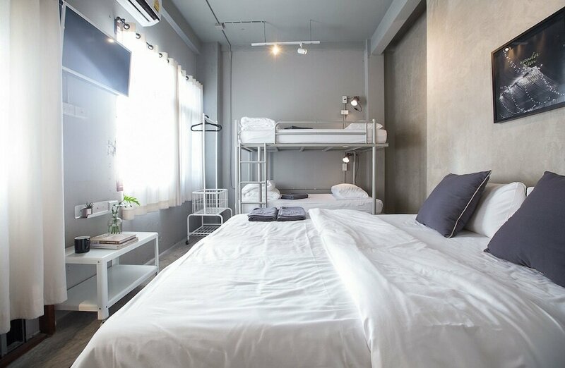 2w Bed & Breakfast Bangkok — Hostel