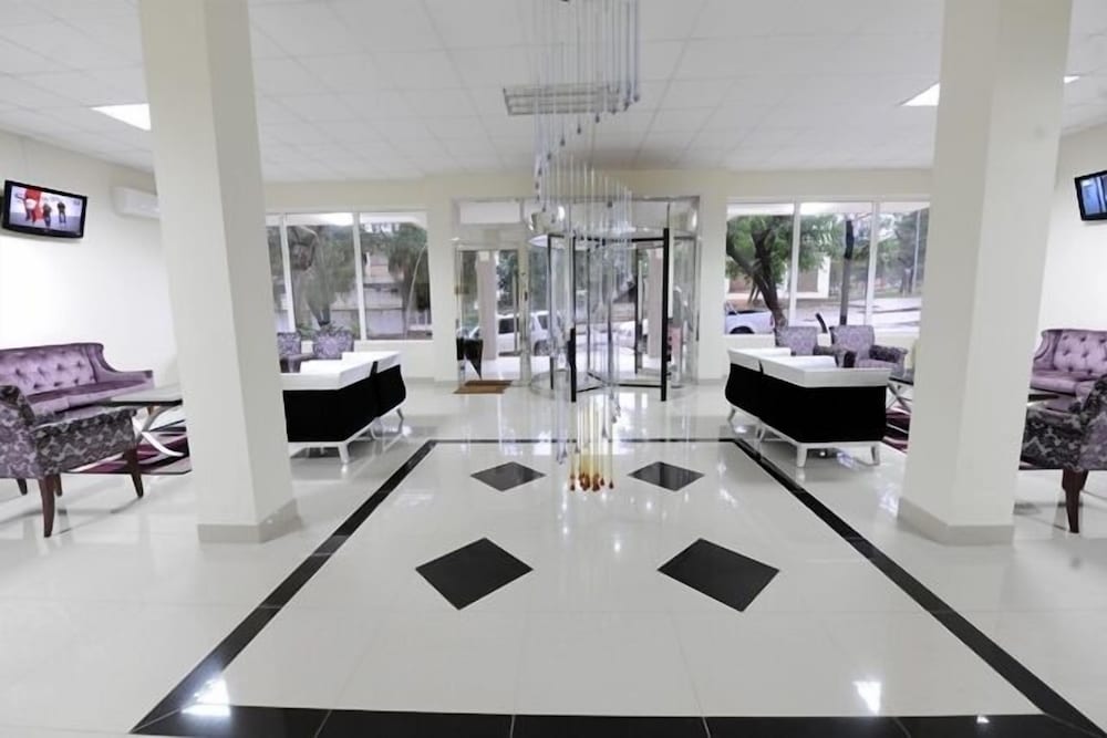 Фото Hotel Ritz Waku-Kungo