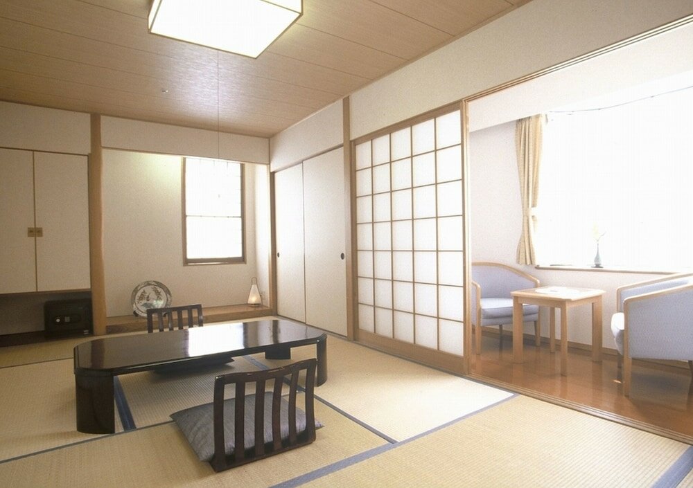 Фото Yufuin Hotel Shuhokan