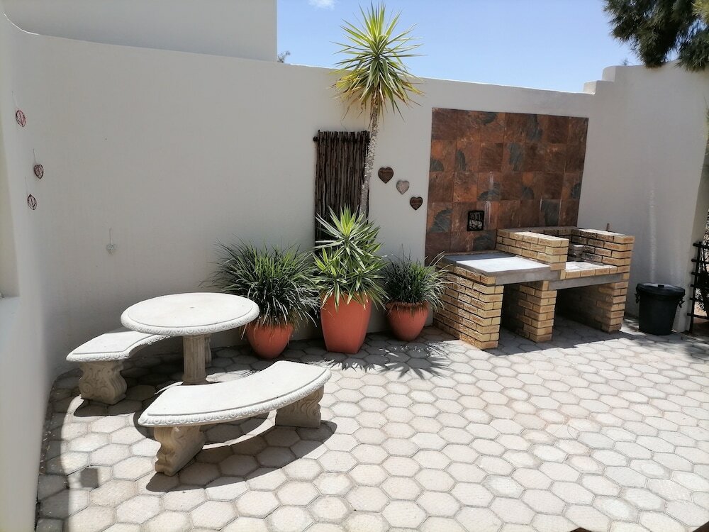 Фото Daisy Country Lodge