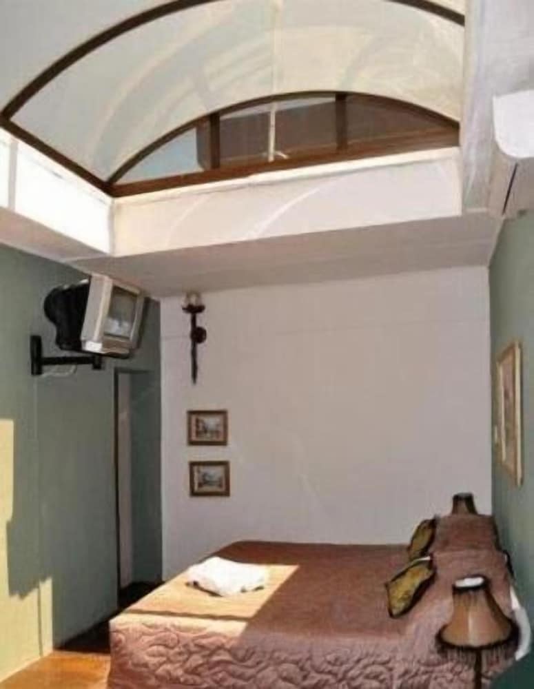 Фото Angels Haven Guesthouse