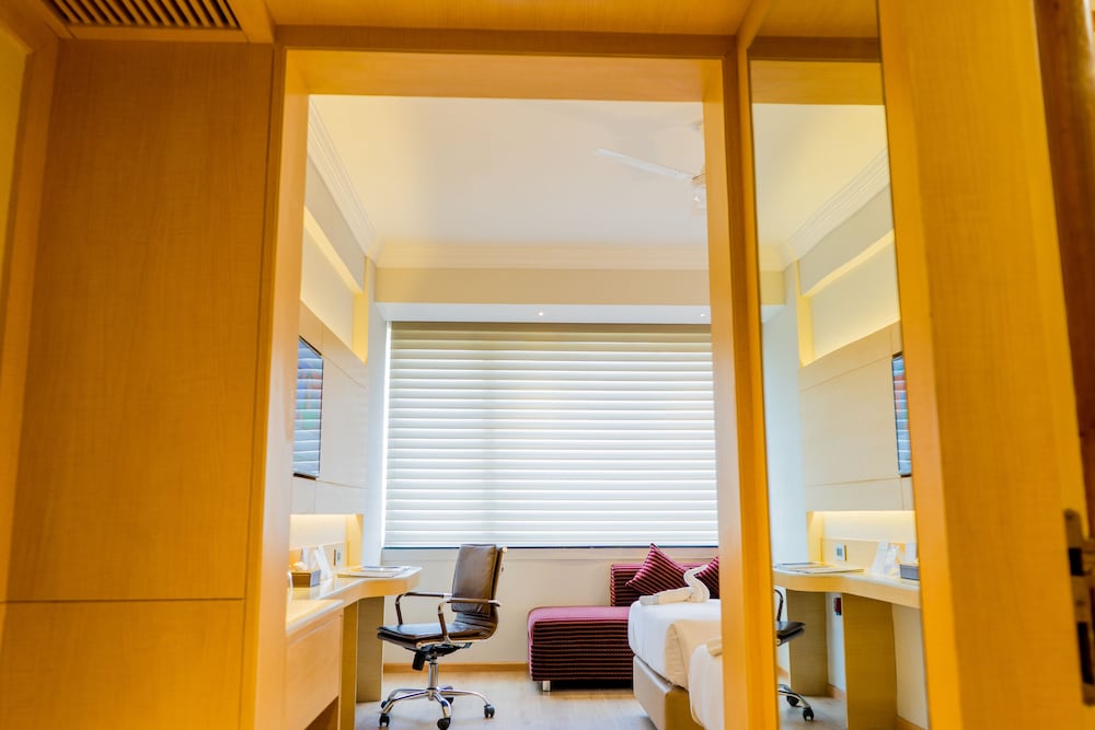 Фото Gemini Continental Lucknow