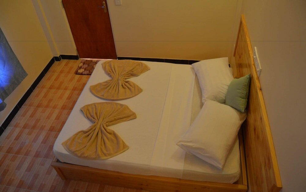 Фото Local Island Inn