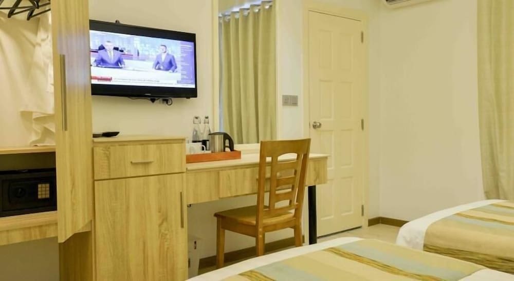 Фото Coconut Tree Hulhuvilla Beach